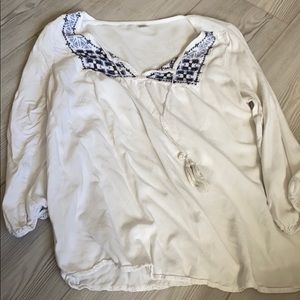 white flow shirt